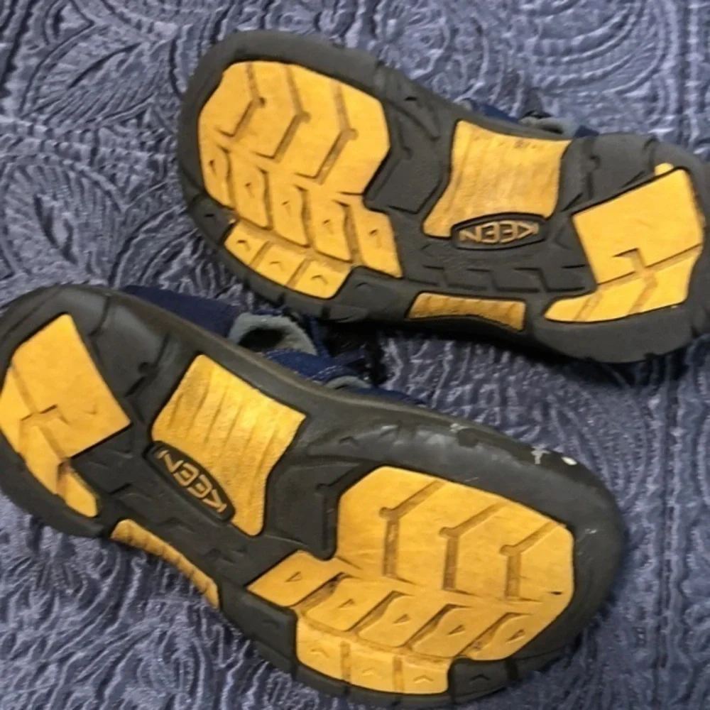 Keen kids size 13 sandals‎ blue